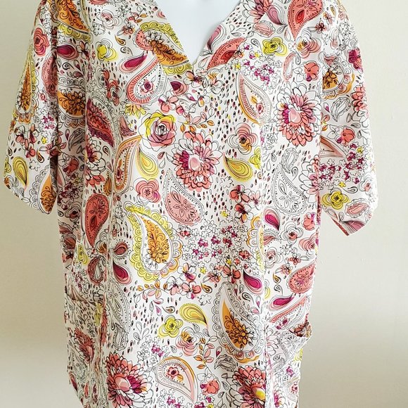 Nursing Uniform Top - Picture 1 of 3